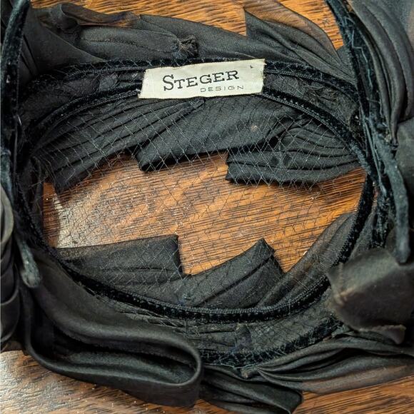 Mid Century 1950s Vintage Formal Black Pleated Fabric & Net Fascinator Tilt Hat - Picture 8 of 8